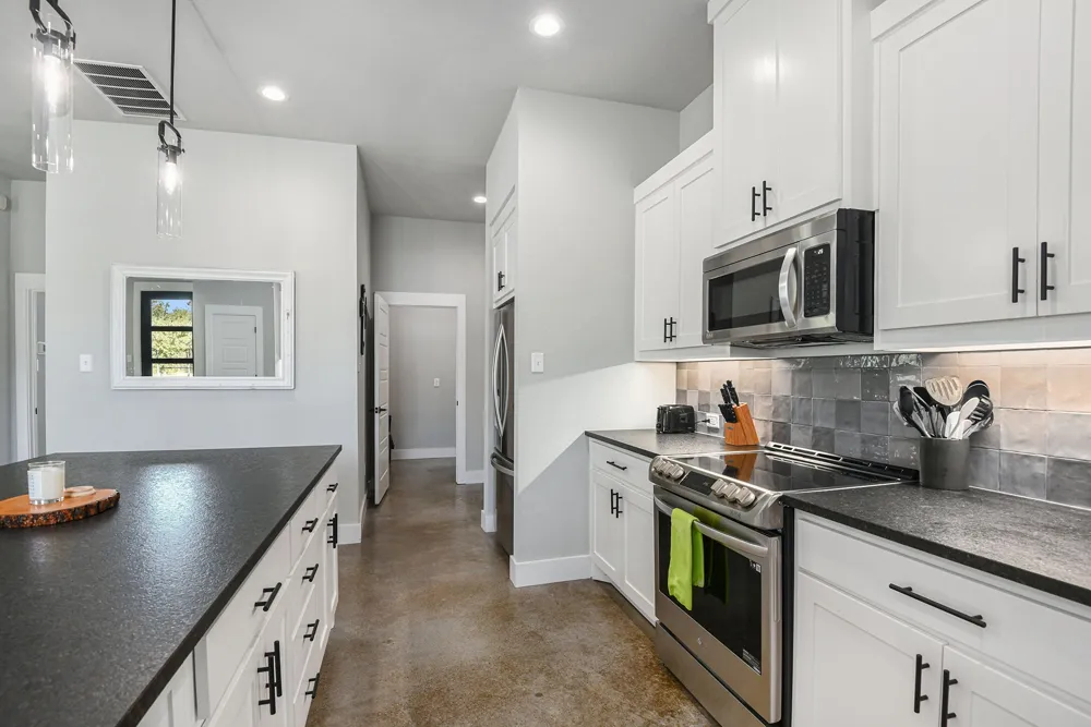 811 County Road 3451 Paradise, TX 76073