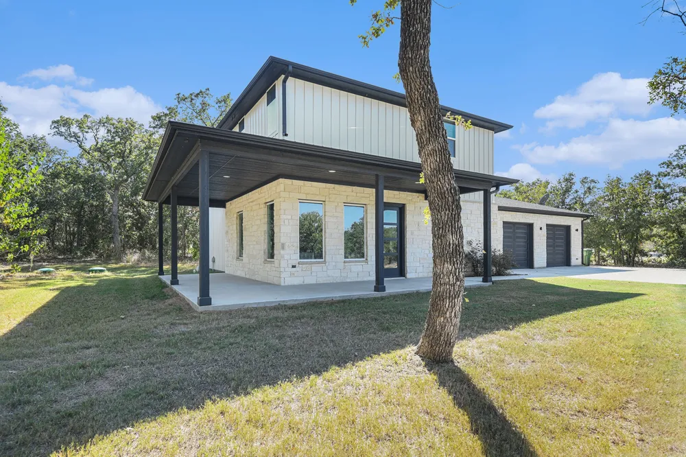 811 County Road 3451 Paradise, TX 76073
