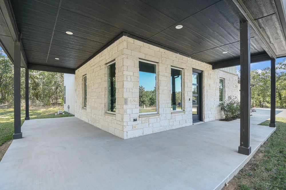 811 County Road 3451 Paradise, TX 76073