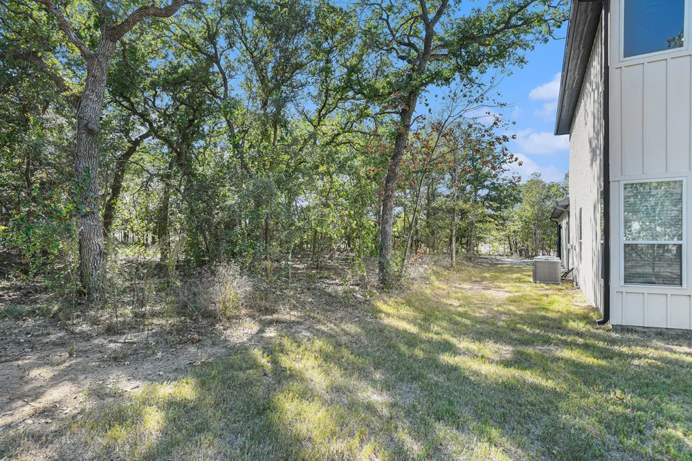 811 County Road 3451 Paradise, TX 76073