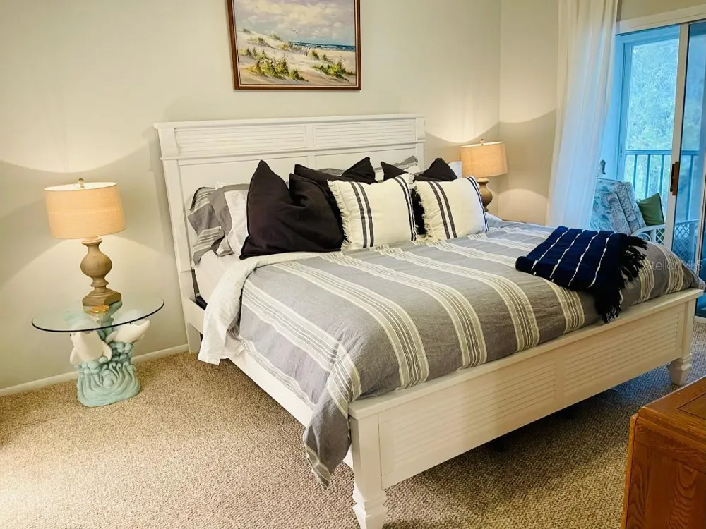 153 SUN ISLE CIRCLE Treasure Island, FL 33706