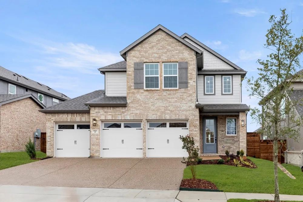 1921 Sapphire Run Mesquite, TX 75181