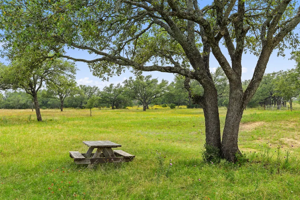 3431 Klett Ranch Road Johnson City, TX 78636