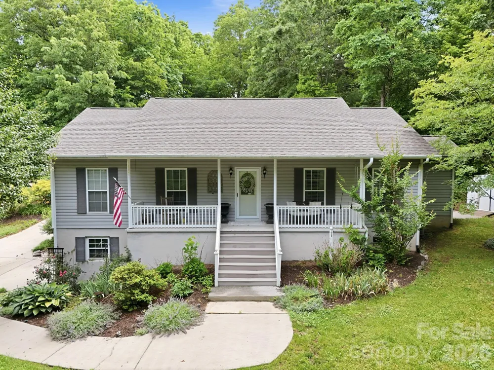 124 Lytle Cove Road Swannanoa, NC 28778