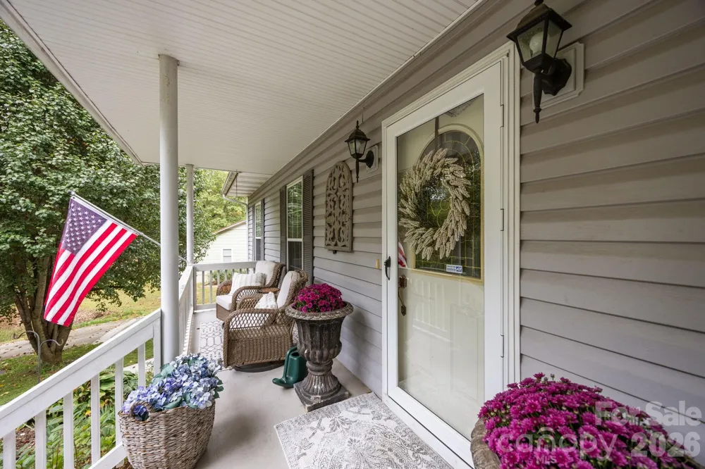 124 Lytle Cove Road Swannanoa, NC 28778