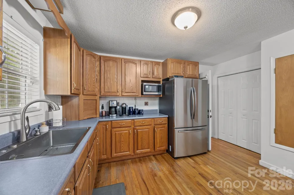 124 Lytle Cove Road Swannanoa, NC 28778