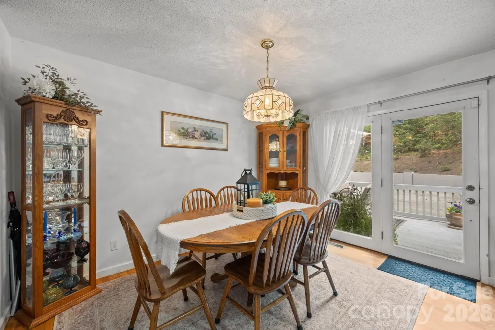 124 Lytle Cove Road Swannanoa, NC 28778