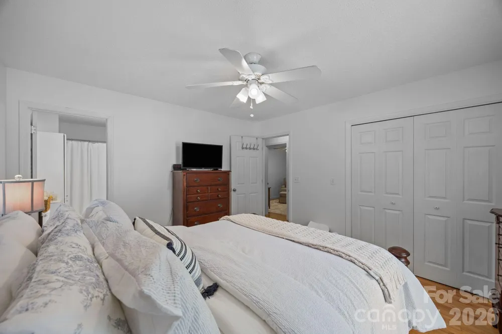 124 Lytle Cove Road Swannanoa, NC 28778