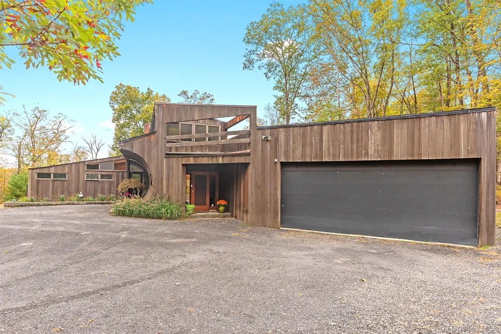 289 Upper Byrdcliffe Road Woodstock, NY 12498