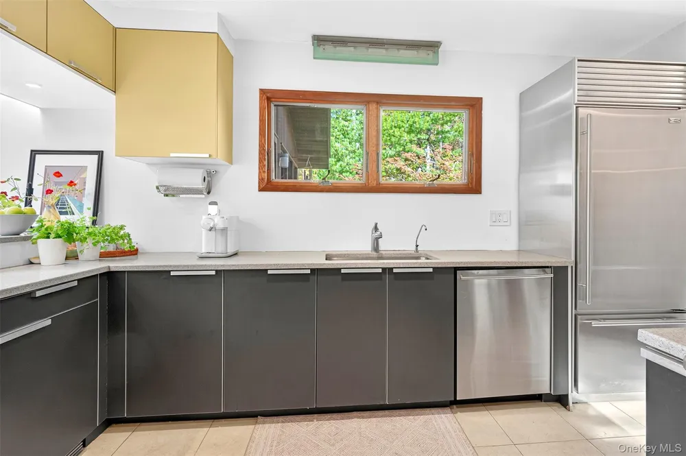 289 Upper Byrdcliffe Road Woodstock, NY 12498