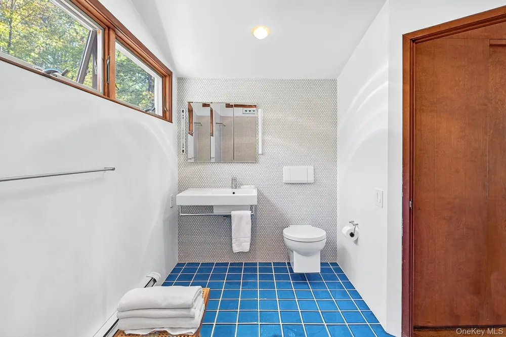 289 Upper Byrdcliffe Road Woodstock, NY 12498