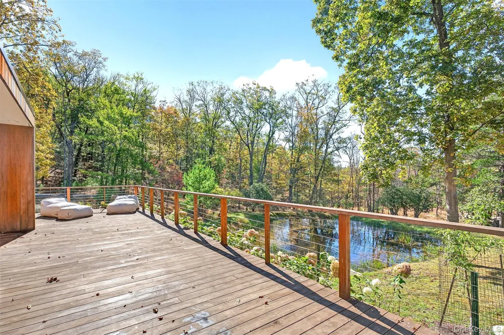 289 Upper Byrdcliffe Road Woodstock, NY 12498