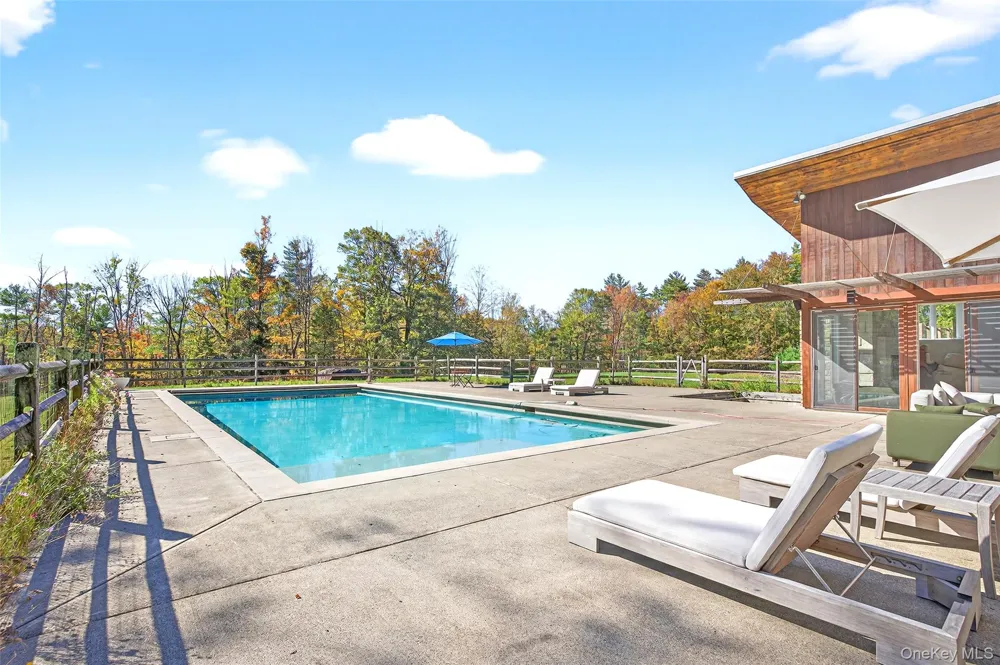 289 Upper Byrdcliffe Road Woodstock, NY 12498