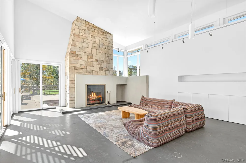 289 Upper Byrdcliffe Road Woodstock, NY 12498