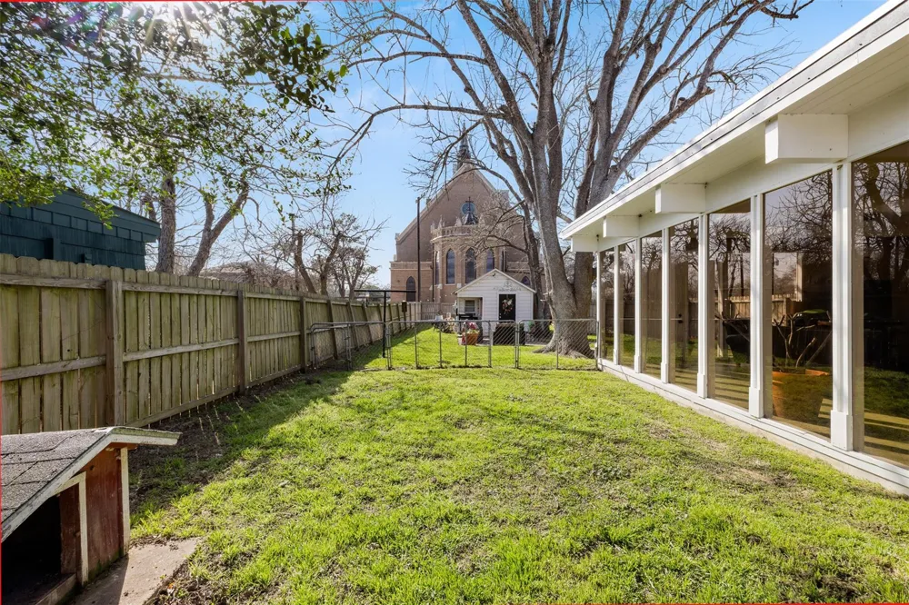 415 Mechanic Street Weimar, TX 78962