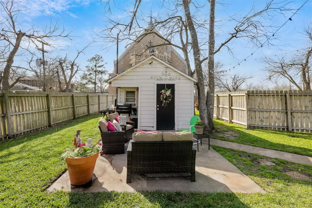 415 Mechanic Street Weimar, TX 78962