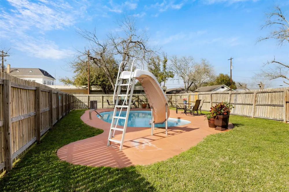 415 Mechanic Street Weimar, TX 78962