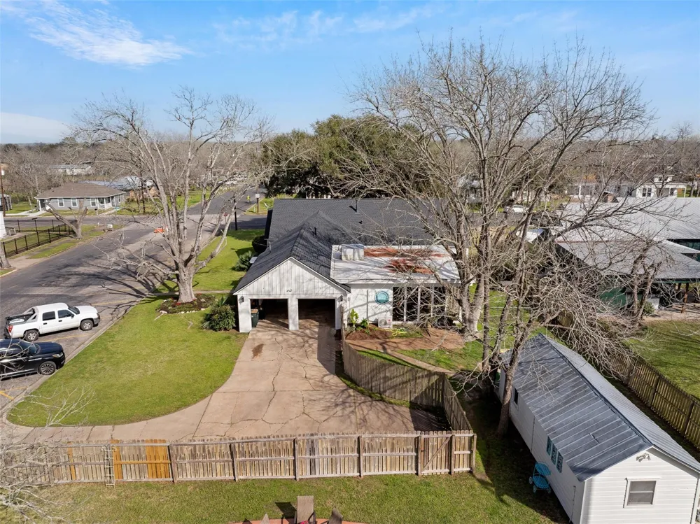415 Mechanic Street Weimar, TX 78962