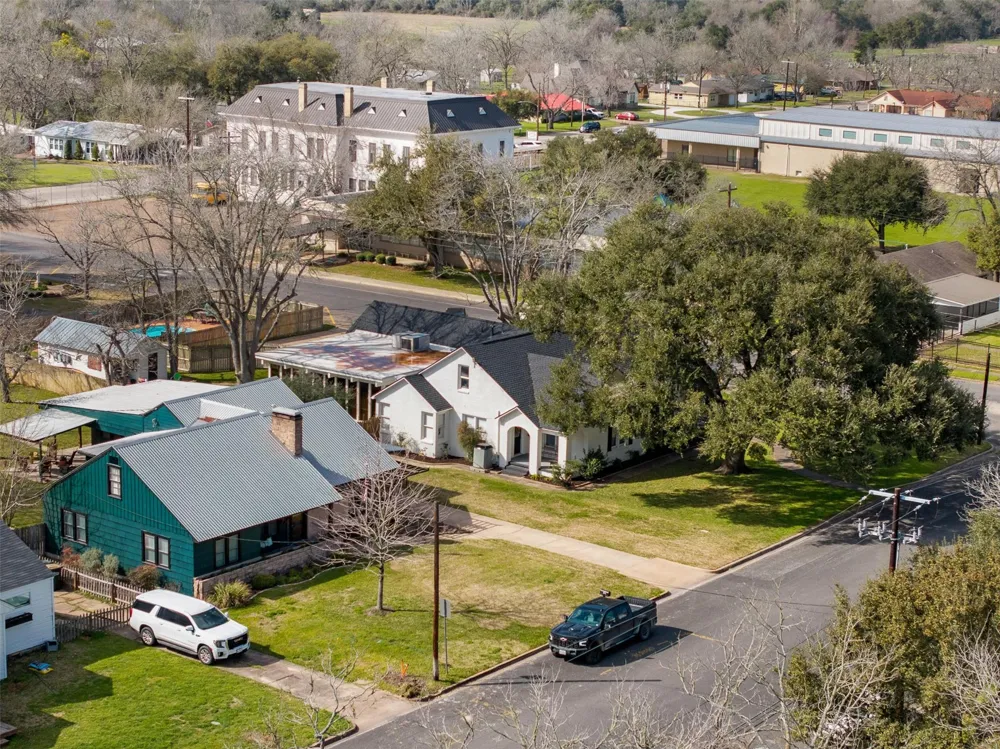 415 Mechanic Street Weimar, TX 78962