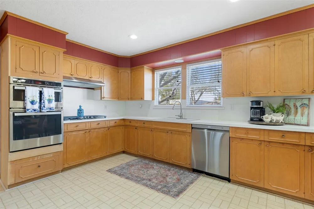 415 Mechanic Street Weimar, TX 78962