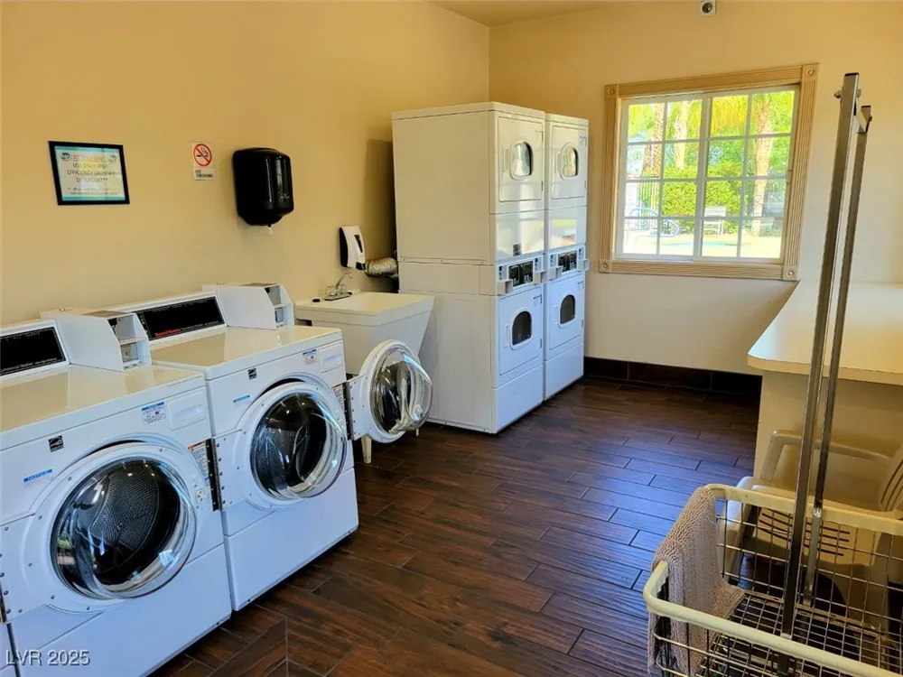 8175 Arville Street #4 Las Vegas, NV 89139