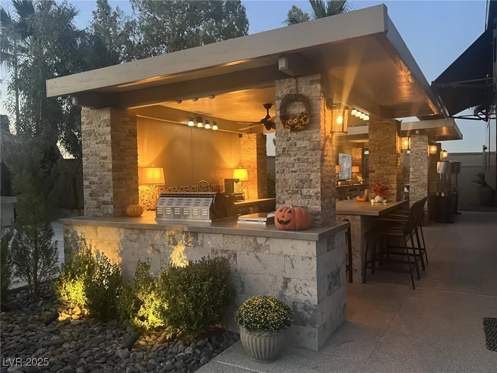 8175 Arville Street #4 Las Vegas, NV 89139