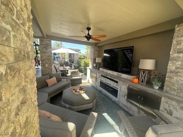 8175 Arville Street #4 Las Vegas, NV 89139