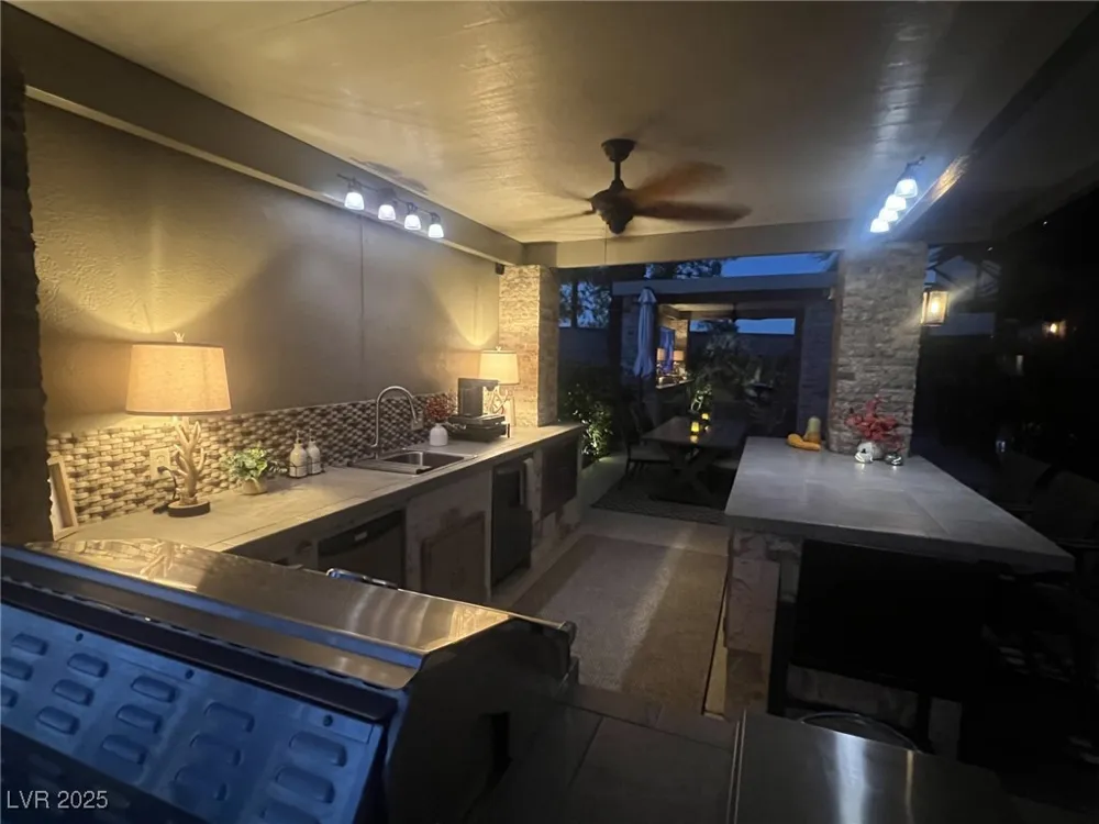 8175 Arville Street #4 Las Vegas, NV 89139