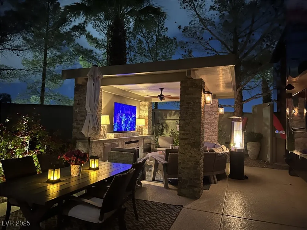 8175 Arville Street #4 Las Vegas, NV 89139