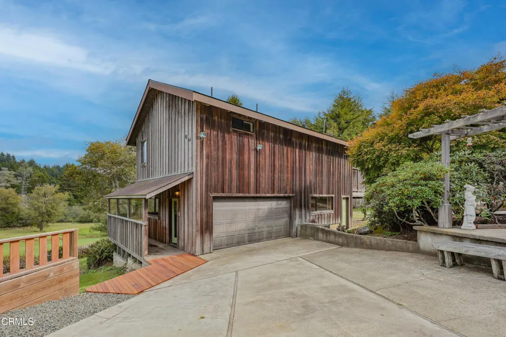 31600 Little Valley Road Fort Bragg, CA 95437