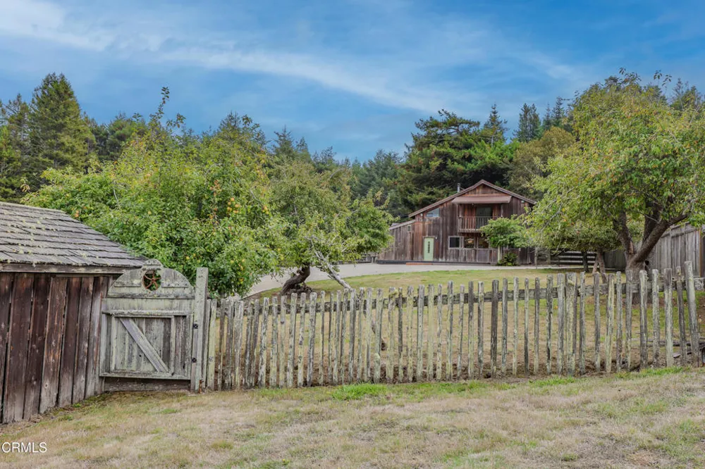 31600 Little Valley Road Fort Bragg, CA 95437