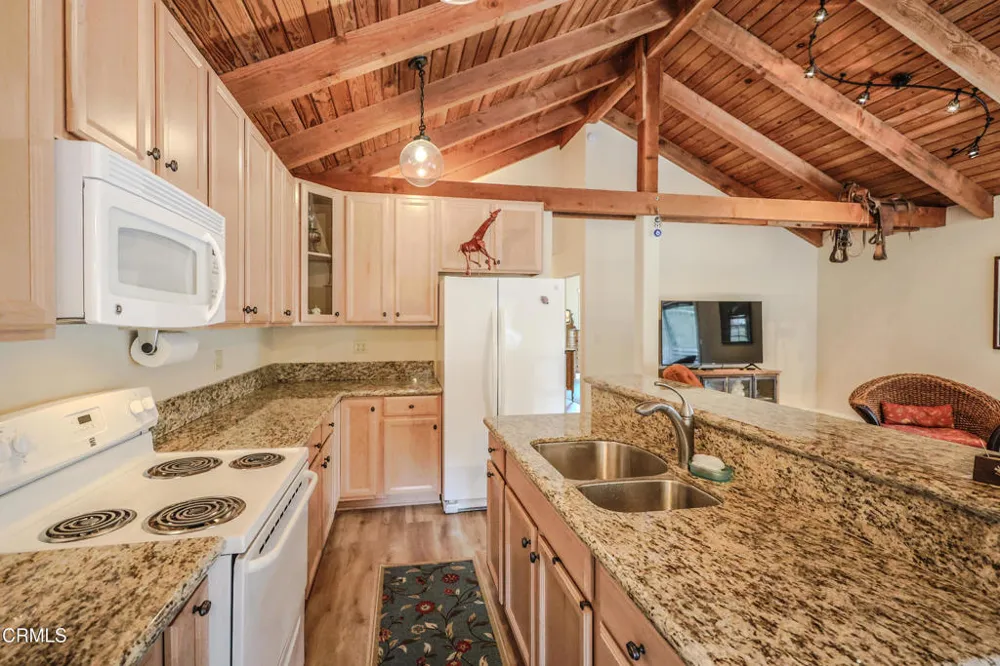 31600 Little Valley Road Fort Bragg, CA 95437