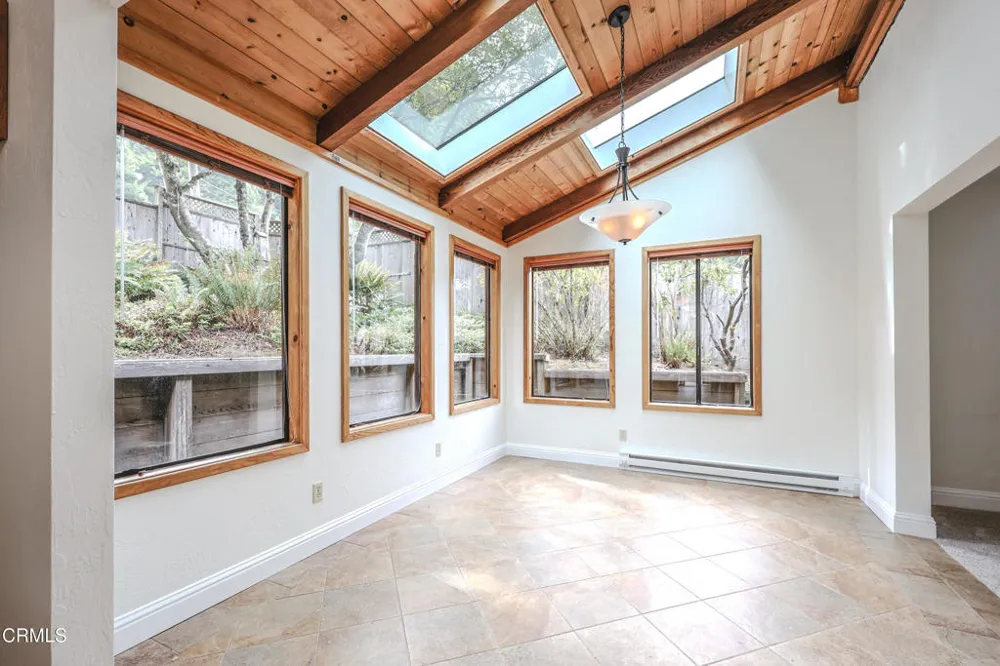31600 Little Valley Road Fort Bragg, CA 95437