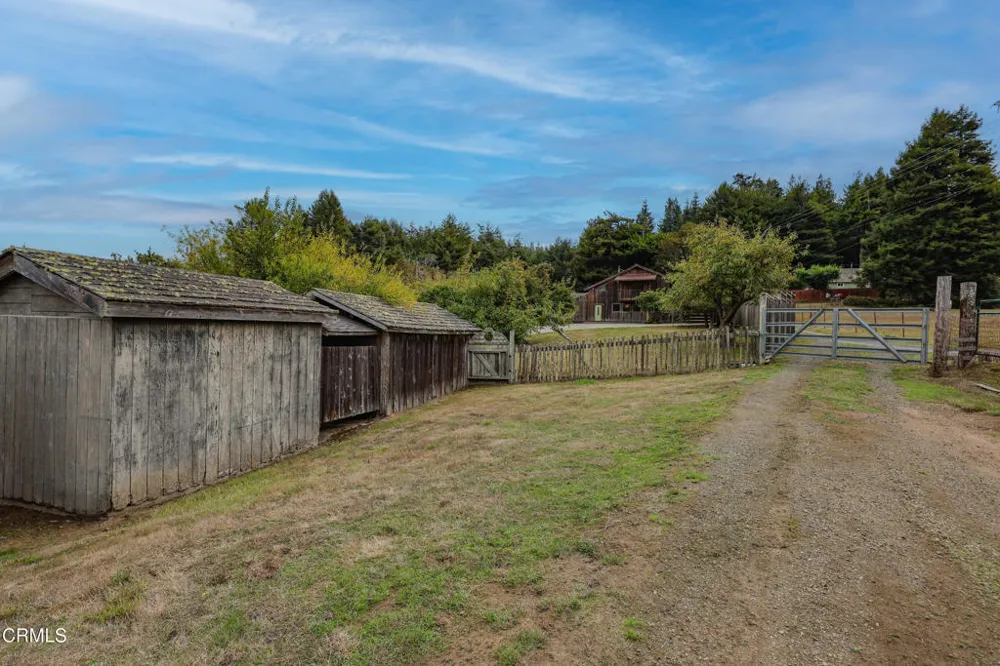 31600 Little Valley Road Fort Bragg, CA 95437