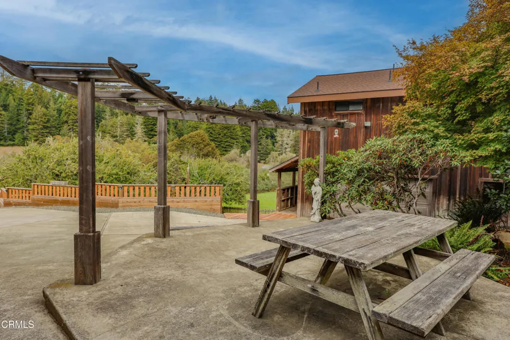 31600 Little Valley Road Fort Bragg, CA 95437