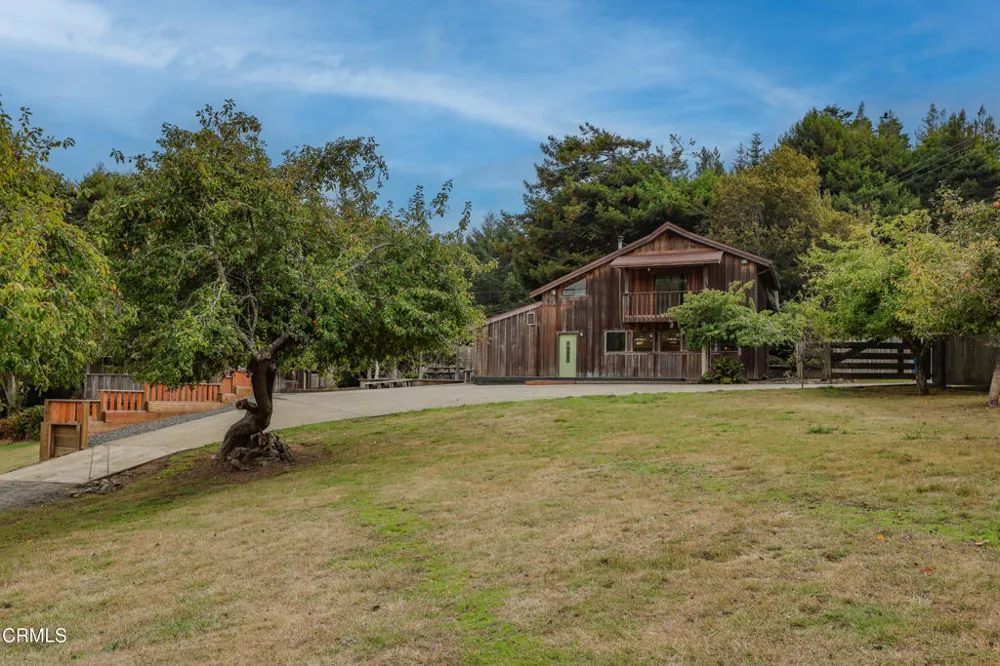 31600 Little Valley Road Fort Bragg, CA 95437