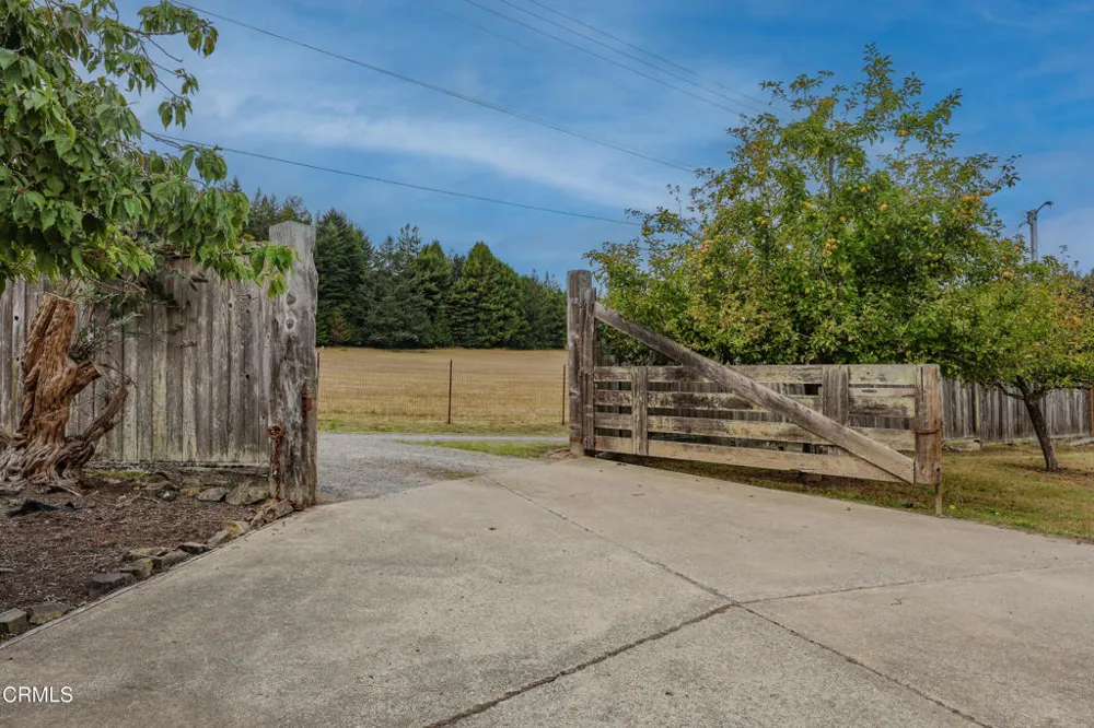 31600 Little Valley Road Fort Bragg, CA 95437