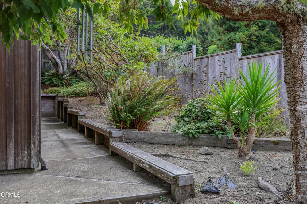 31600 Little Valley Road Fort Bragg, CA 95437