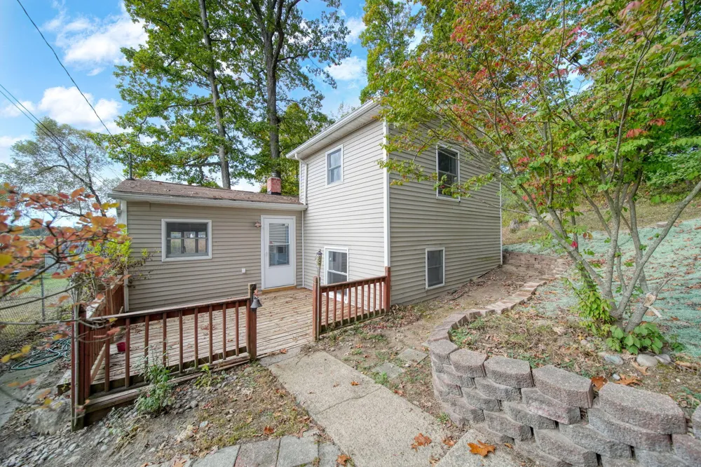 209 North Drive Brooklyn, MI 49230