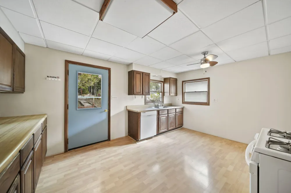 209 North Drive Brooklyn, MI 49230