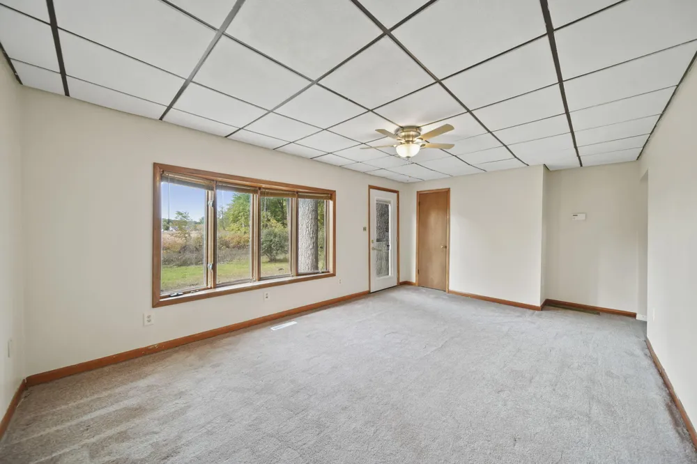 209 North Drive Brooklyn, MI 49230