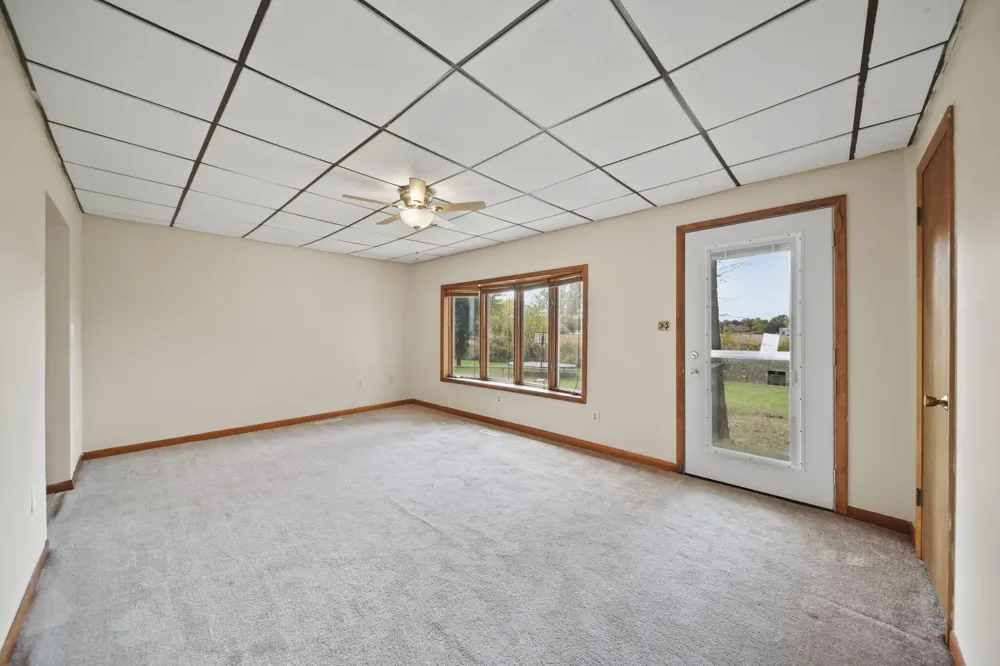 209 North Drive Brooklyn, MI 49230