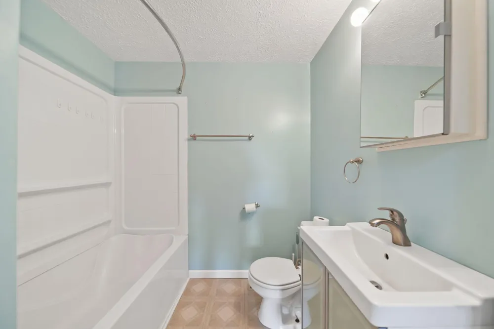 209 North Drive Brooklyn, MI 49230