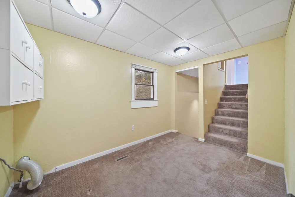 209 North Drive Brooklyn, MI 49230