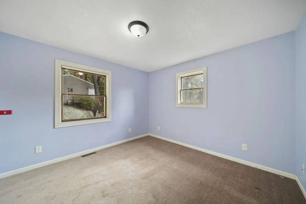 209 North Drive Brooklyn, MI 49230