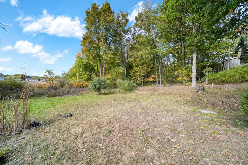209 North Drive Brooklyn, MI 49230