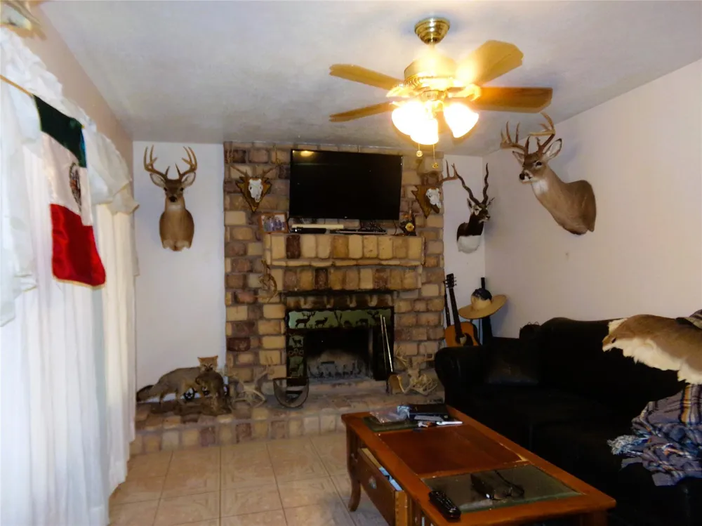 1567 Cr 123f Hallettsville, TX 77964