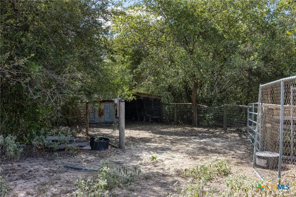 2135 Mule Creek Road Harwood, TX 78632