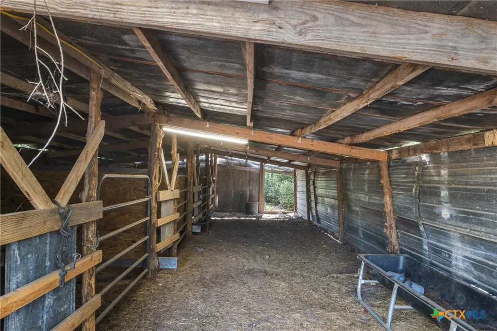 2135 Mule Creek Road Harwood, TX 78632