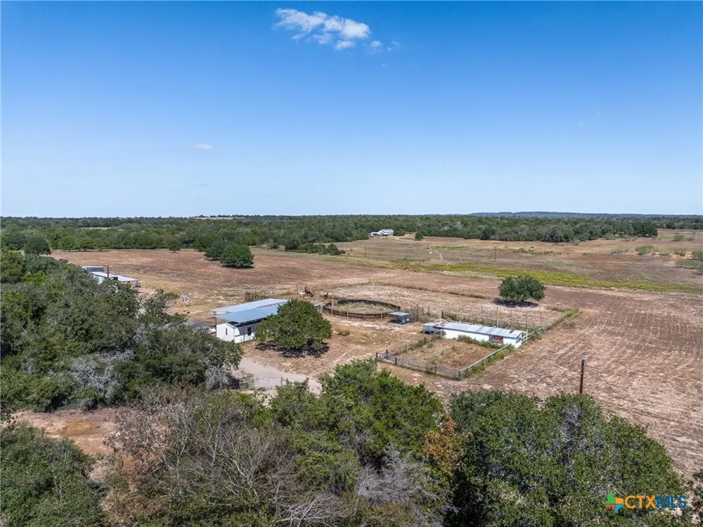 2135 Mule Creek Road Harwood, TX 78632
